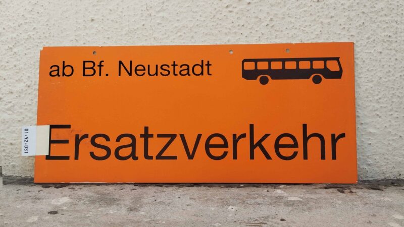 ab Bf. Neustadt [Bus neu] Ersatz­ver­kehr