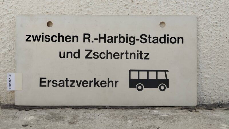 zwischen R.-Harbig-Stadion und Zschertnitz Ersatz­ver­kehr [BUS alt]