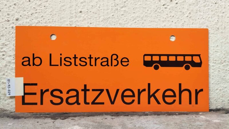 ab List­straße  [Bus neu] Ersatz­ver­kehr