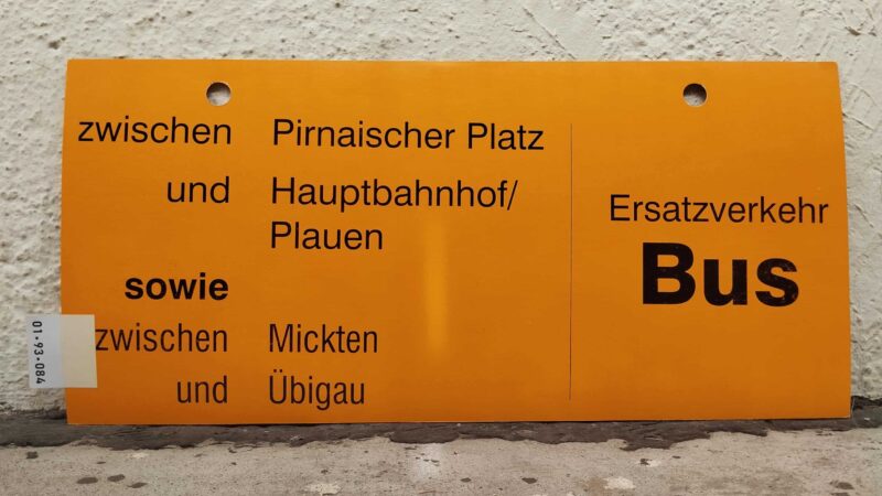zwischen Pirnai­scher Platz   und Hauptbahnhof/​   Plauen   sowie   zwischen Mickten   und Übigau   Ersatz­ver­kehr   Bus