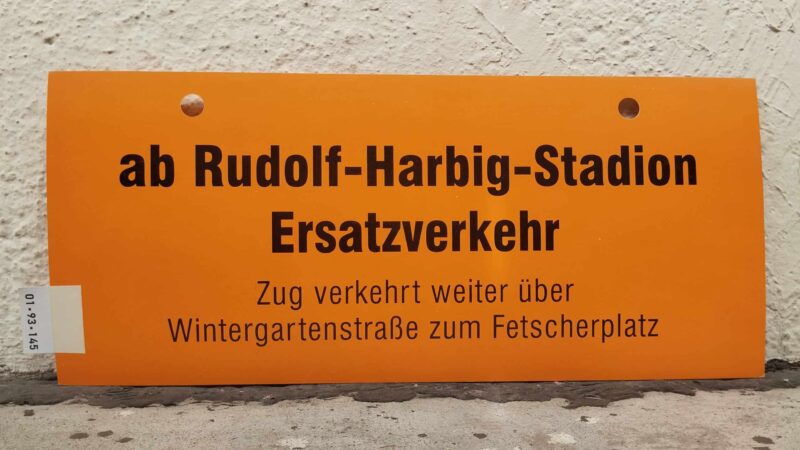 ab Rudolf-Harbig-Stadion Ersatz­ver­kehr Zug verkehrt weiter über Win­ter­gar­ten­straße zum Fet­scher­platz