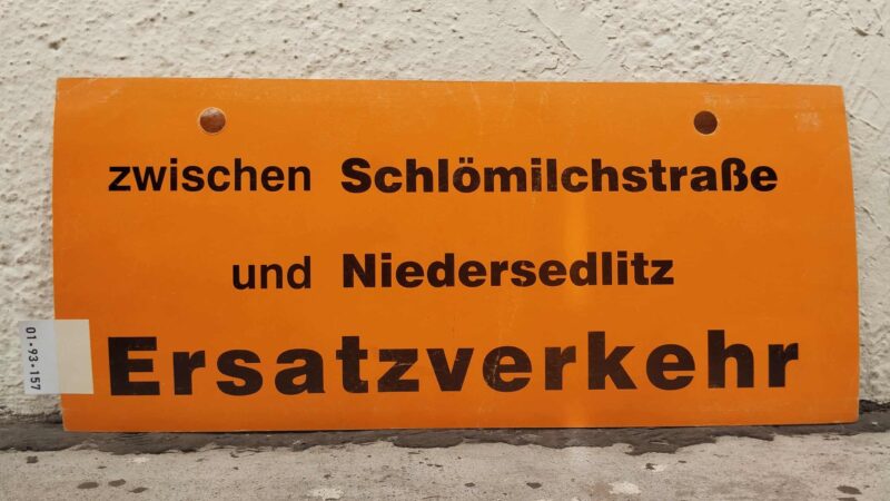 zwischen Schlö­milch­straße und Nie­der­sedlitz Ersatz­ver­kehr