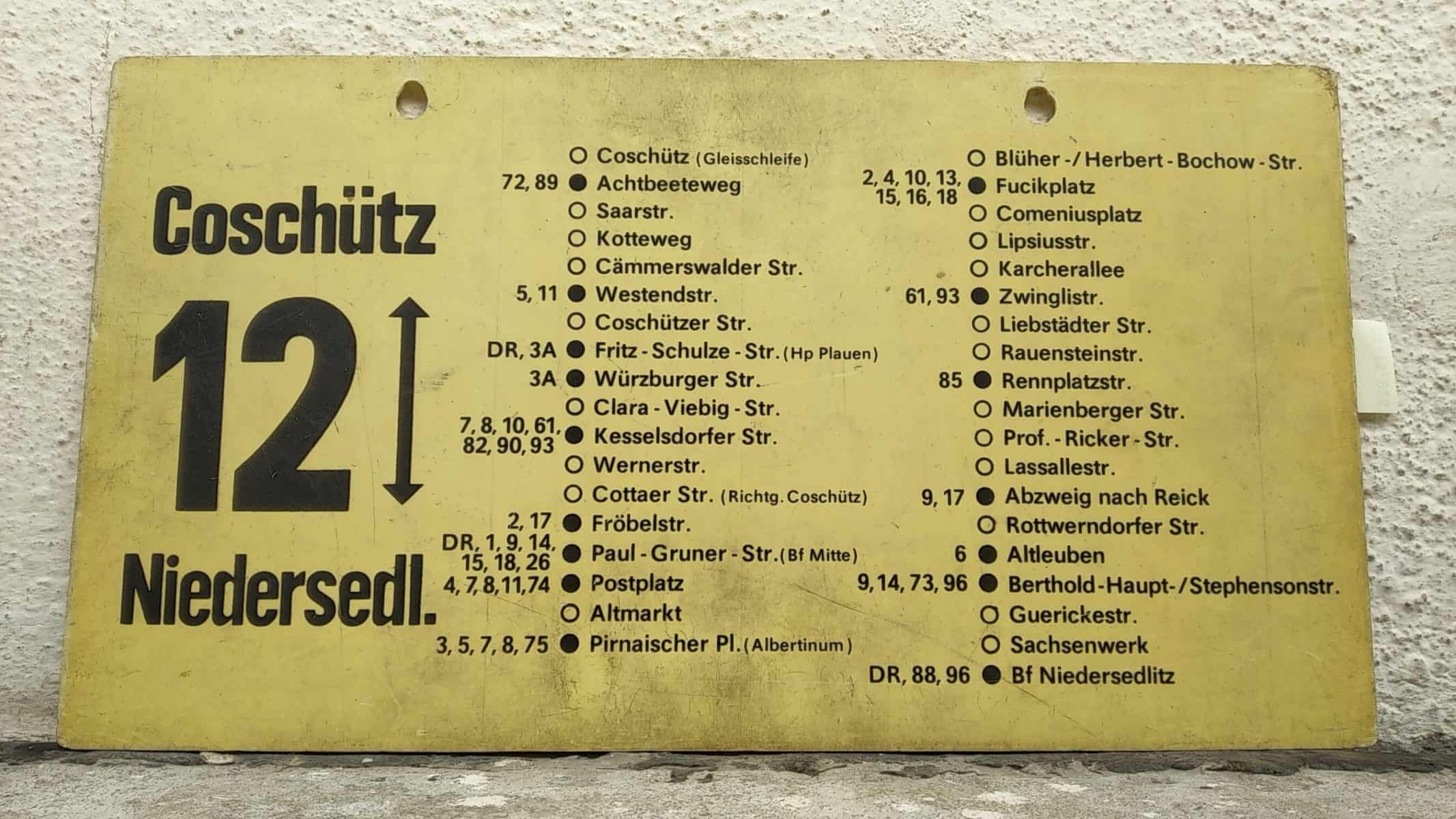 Ein seltenes Straßenbahn-Linienschild aus Dresden der Linie 12 von Coschütz nach Niedersedlitz #2