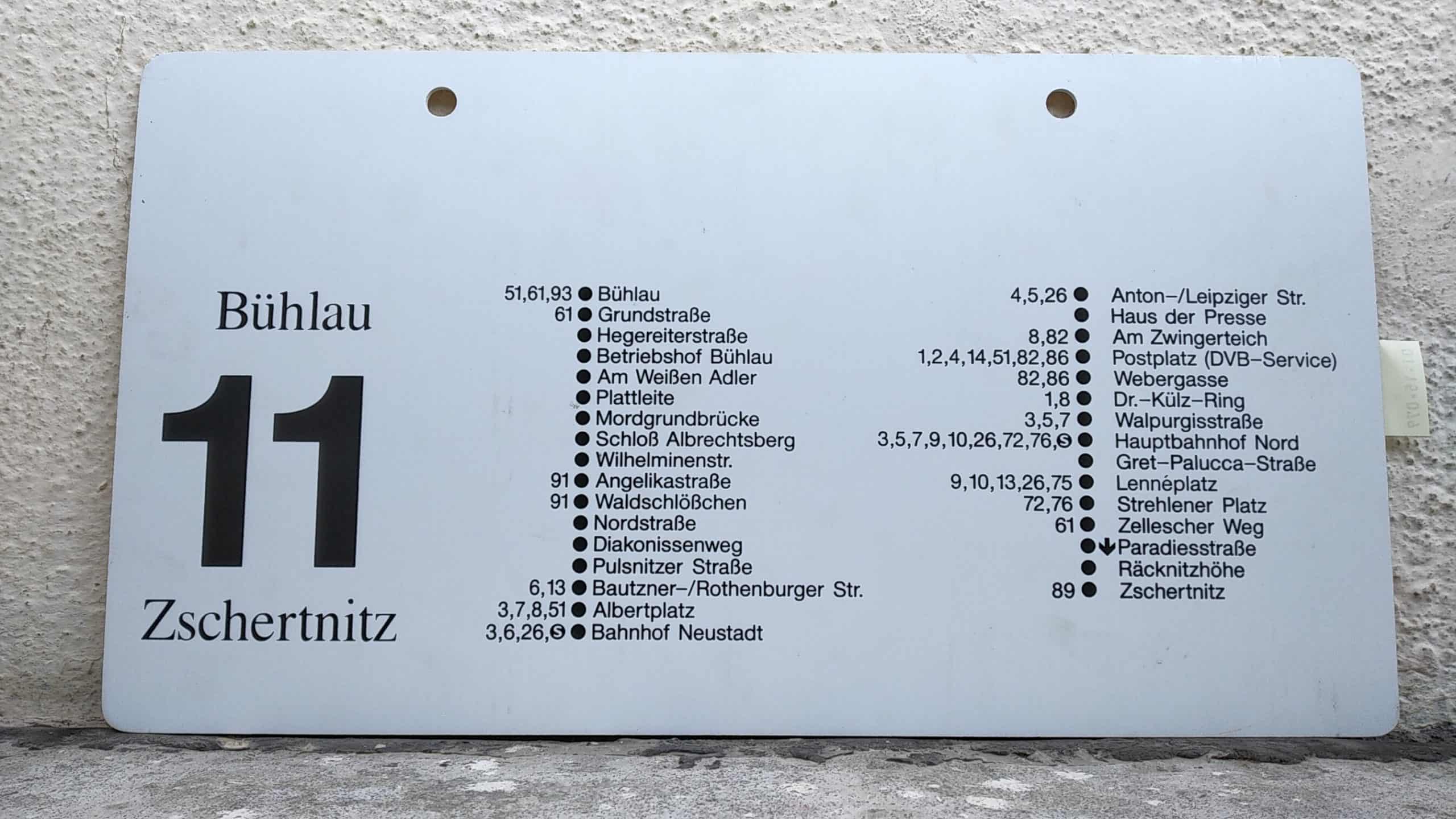 Ein seltenes Straßenbahn-Linienschild aus Dresden der Linie 11 von Bühlau nach Zschertnitz #2