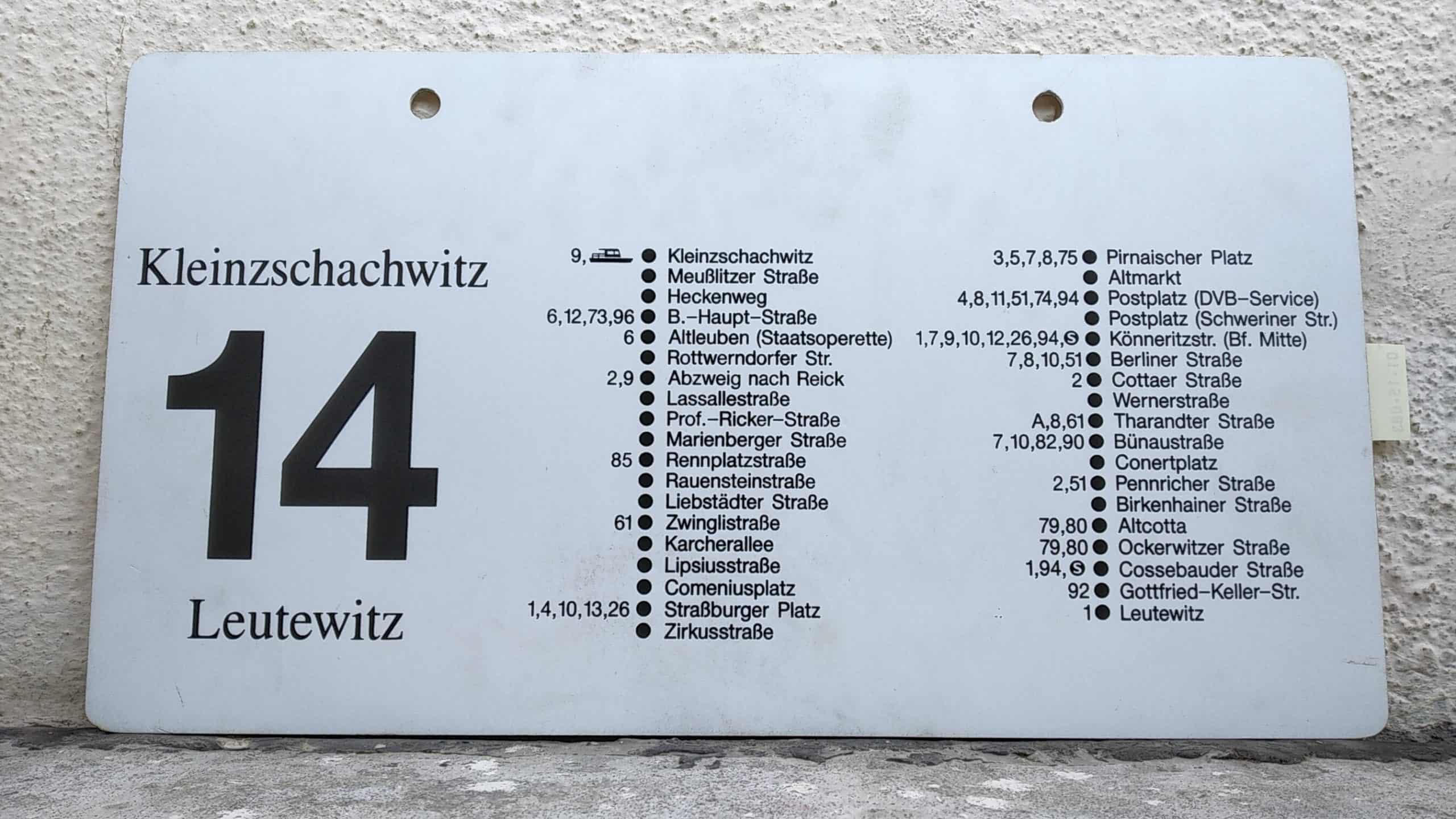 Ein seltenes Straßenbahn-Linienschild aus Dresden der Linie 14 von Kleinzschachwitz nach Leutewitz #2
