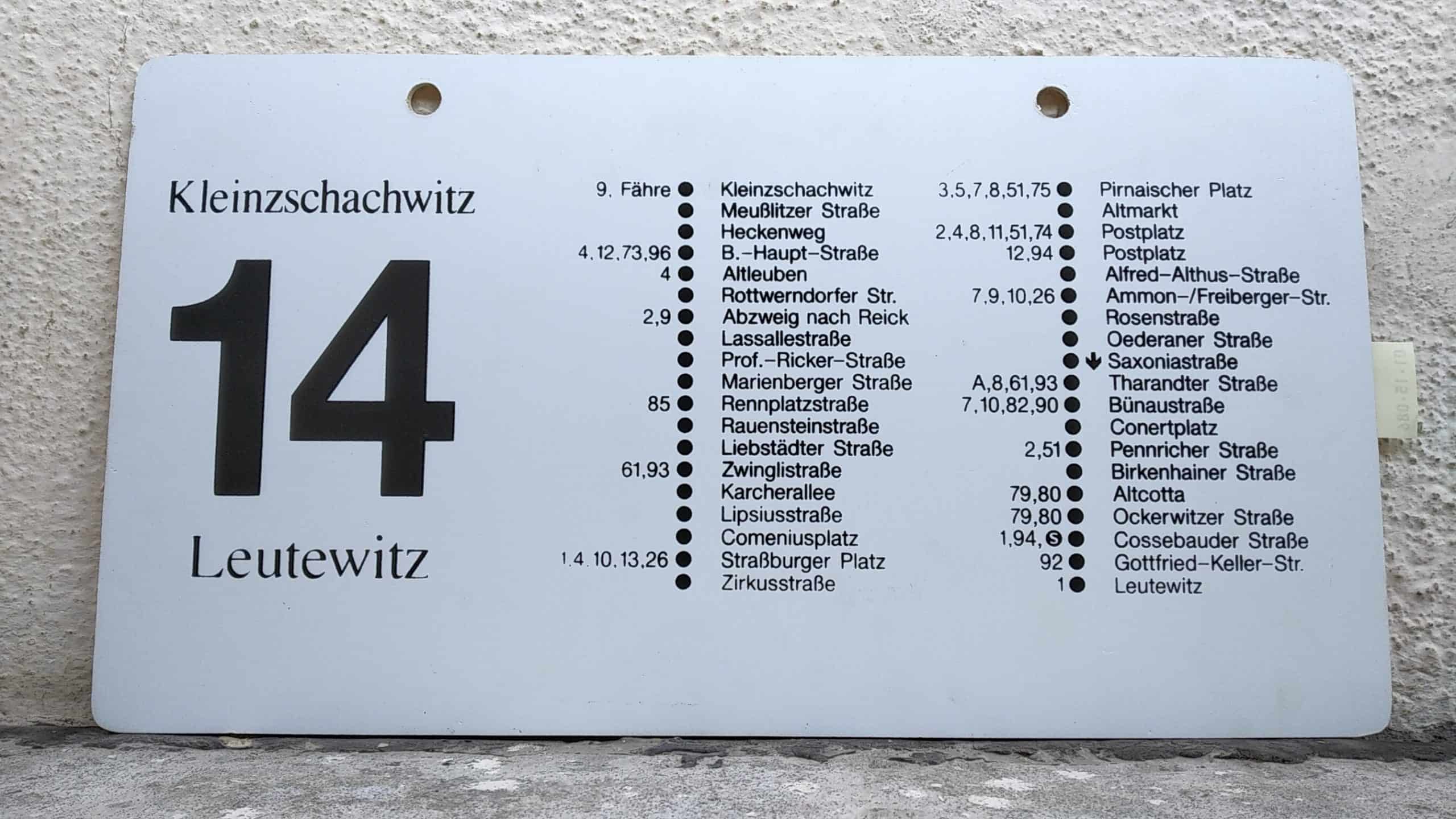 Ein seltenes Straßenbahn-Linienschild aus Dresden der Linie 14 von Kleinzschachwitz nach Leutewitz #2