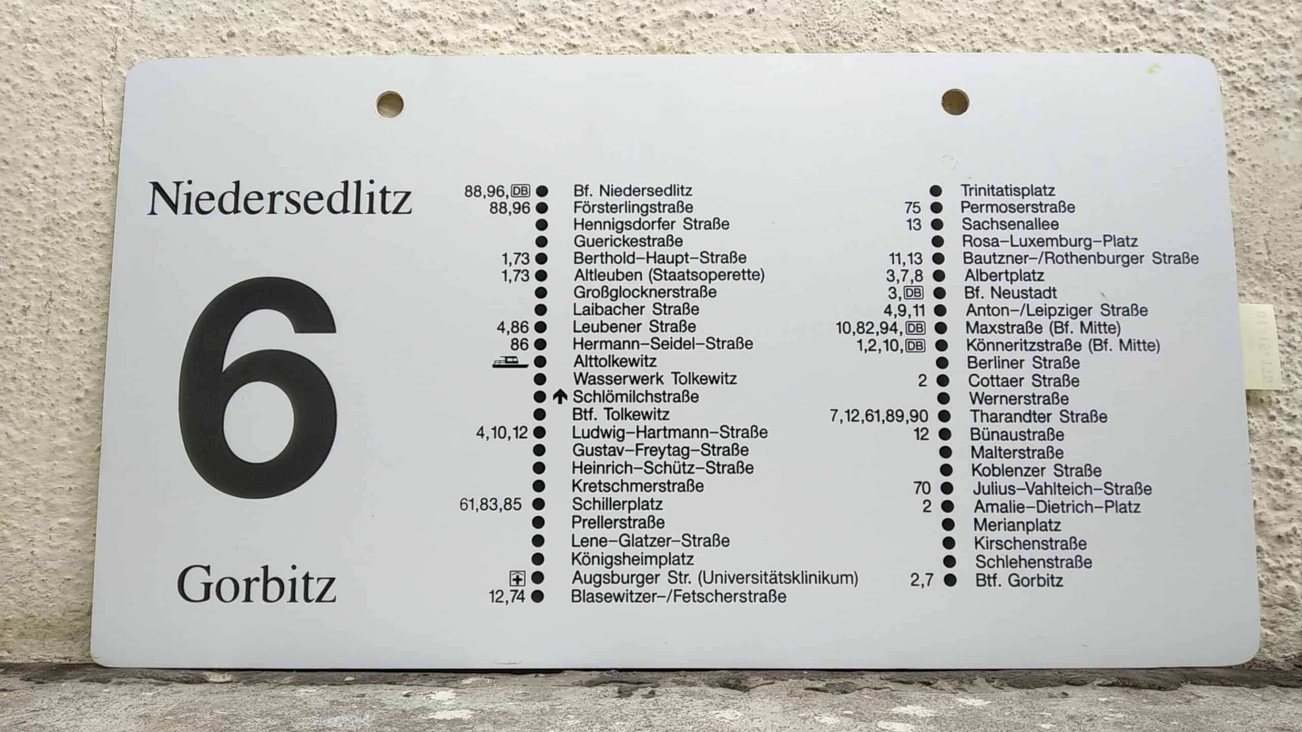 Ein seltenes Straßenbahn-Linienschild aus Dresden der Linie 6 von Niedersedlitz nach Gorbitz #2