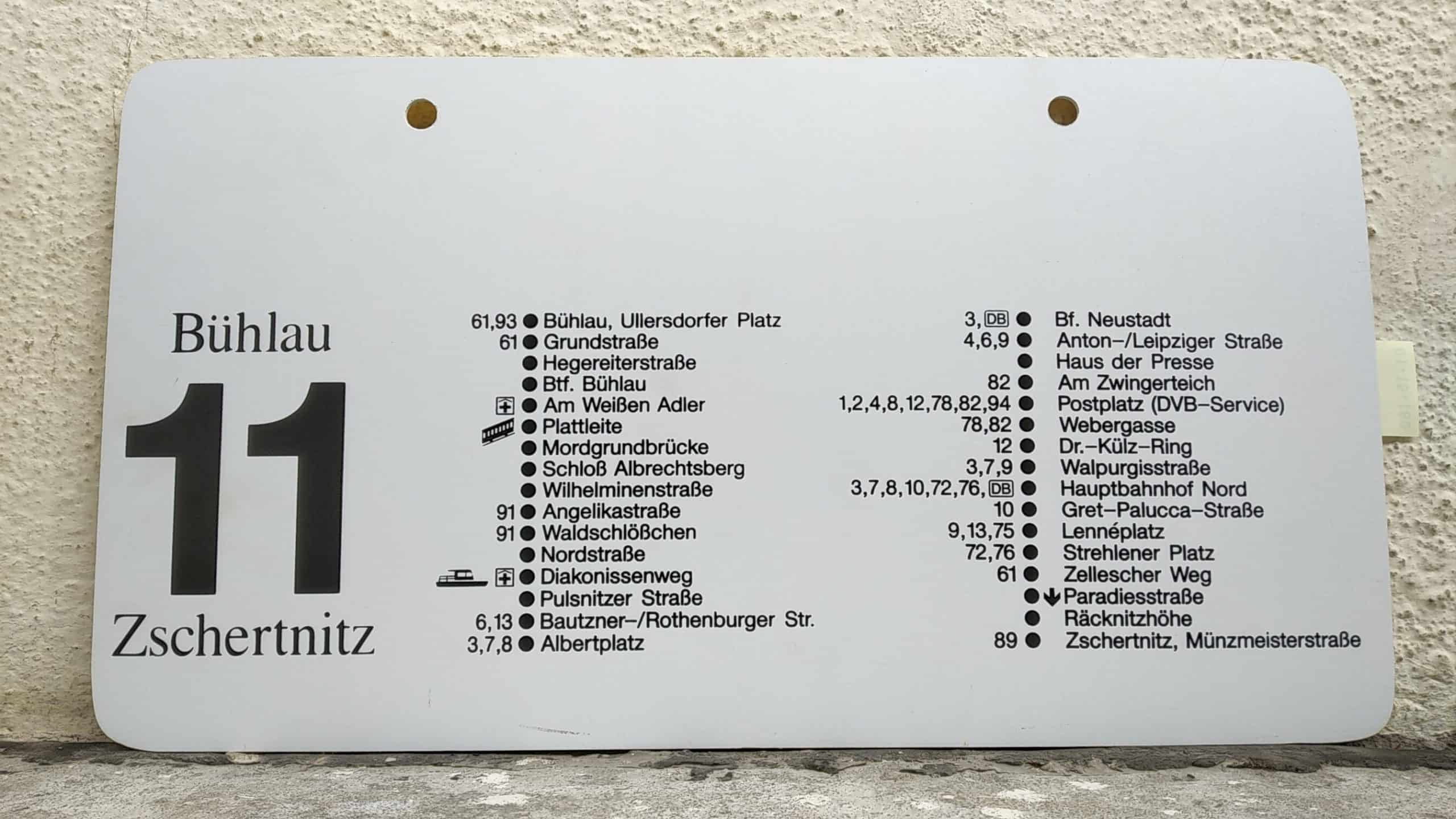 Ein seltenes Straßenbahn-Linienschild aus Dresden der Linie 11 von Bühlau nach Zschertnitz #2