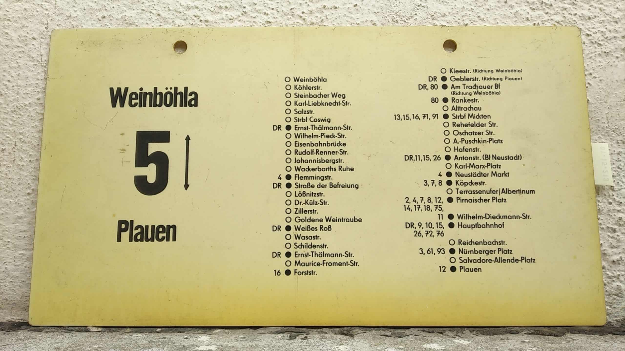 Ein seltenes Straßenbahn-Linienschild aus Dresden der Linie 5 von Weinböhla nach Plauen #2