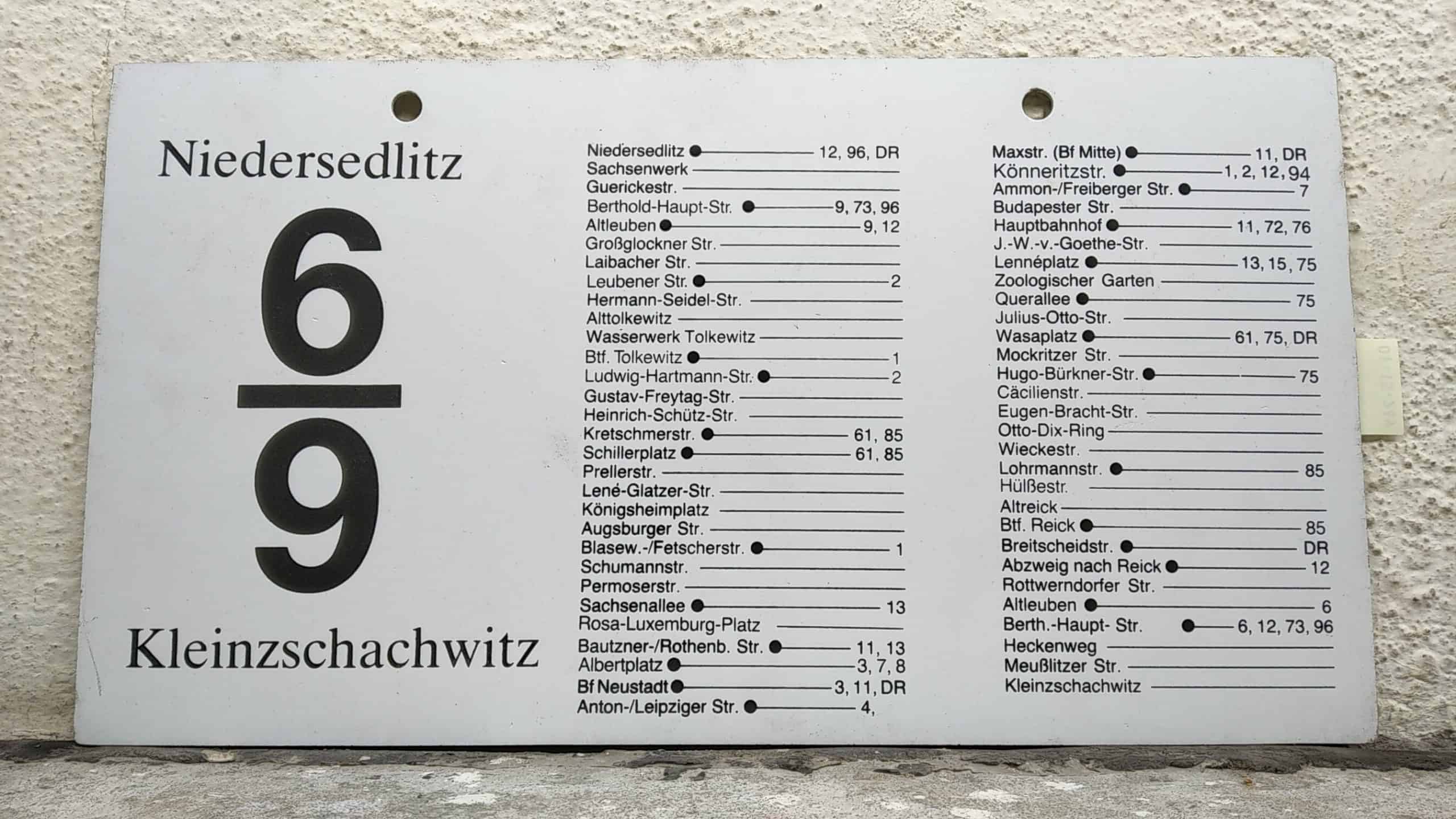 Ein seltenes Straßenbahn-Linienschild aus Dresden der Linie 6/9 von Niedersedlitz nach Kleinzschachwitz #2