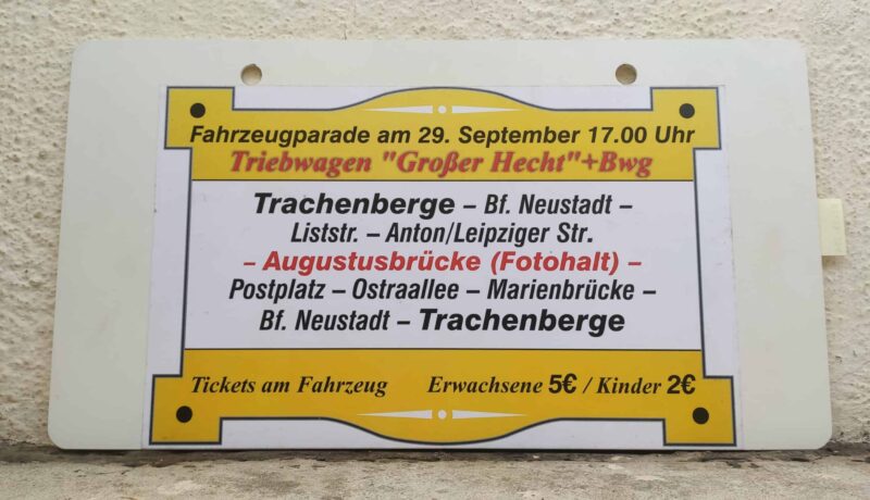 [Stra­ßen­bahn­mu­seum Dresden] [130 Jahre Stra­ßen­bahn in Dresden] Trieb­wagen “Großer Hecht”+Bwg