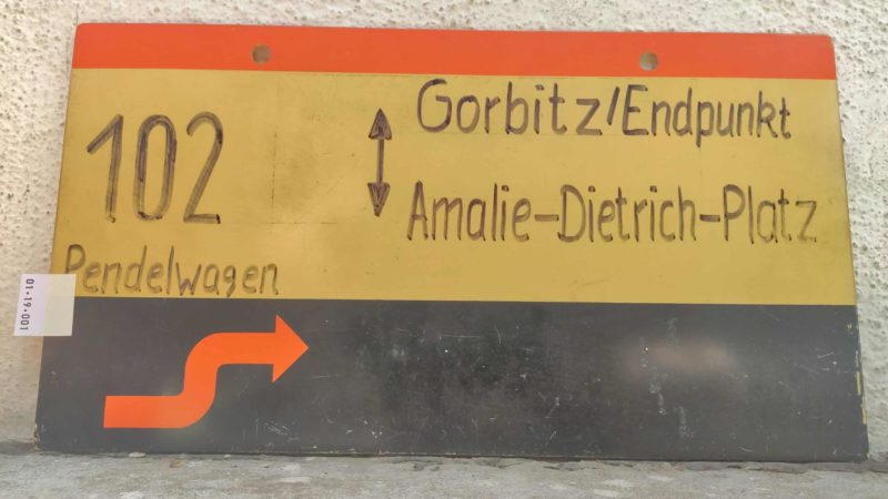 102 Pen­del­wagen Gorbitz/​Endpunkt – Amalie-Dietrich-Platz