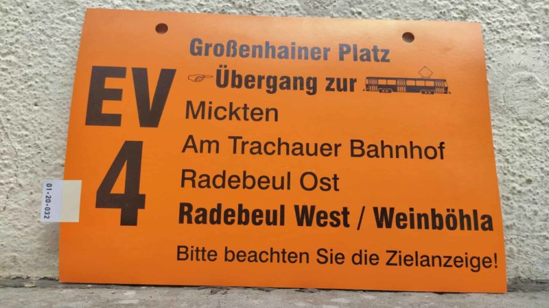 EV 4 Gro­ßen­hainer Platz [Zeigefinger]Übergang zur [Stra­ßen­bahn] – Radebeul West /​ Weinböhla