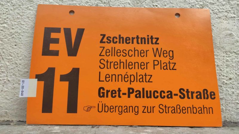 EV 11 Zschertnitz – Gret-Palucca-Straße [Zei­ge­finger] Übergang zur Stra­ßen­bahn