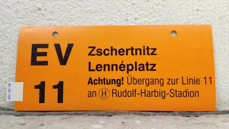 EV 11 Zschertnitz – Len­né­platz Achtung! Übergang zur Linie 11 an [Hst.] Rudolf-Harbig-Stadion