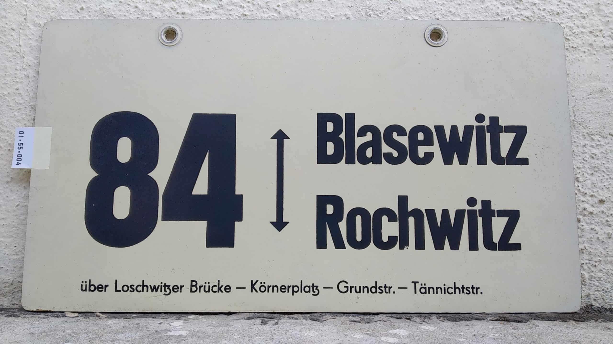Ein seltenes Bus-Linienschild aus Dresden der Linie 84 von Blasewitz nach Rochwitz #1