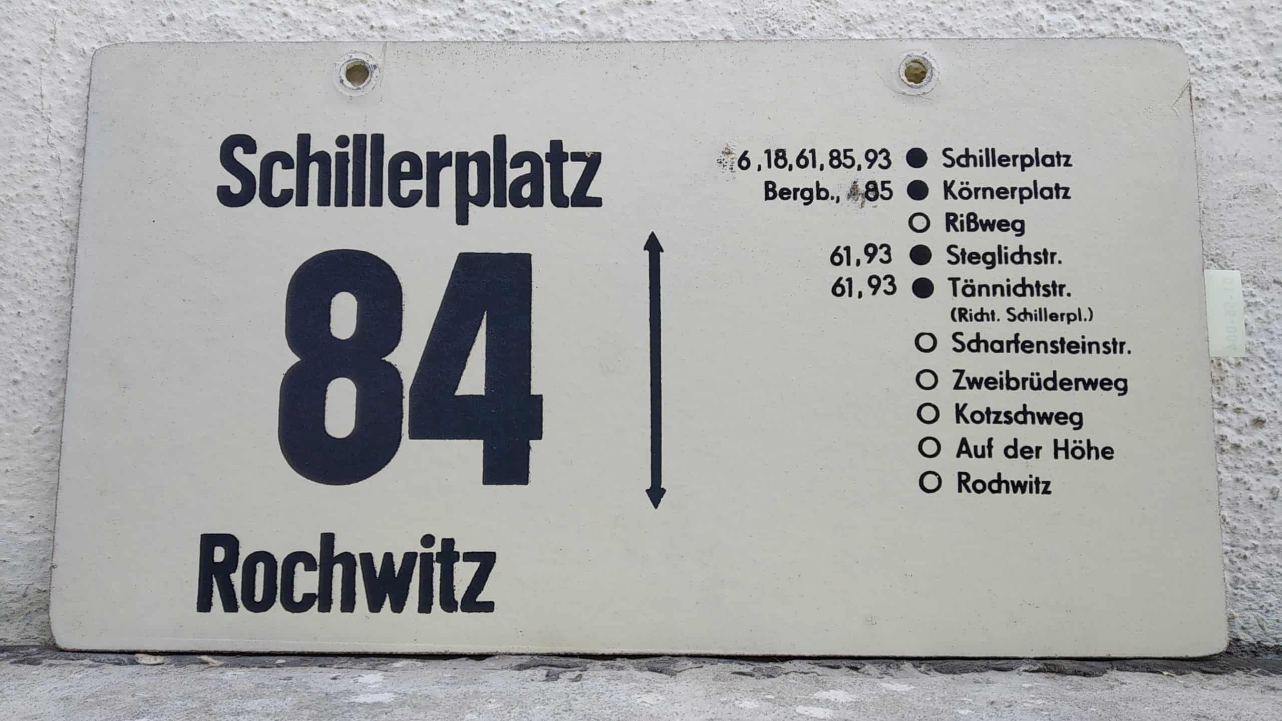 Ein seltenes Bus-Linienschild aus Dresden der Linie 84 von Blasewitz nach Rochwitz #2