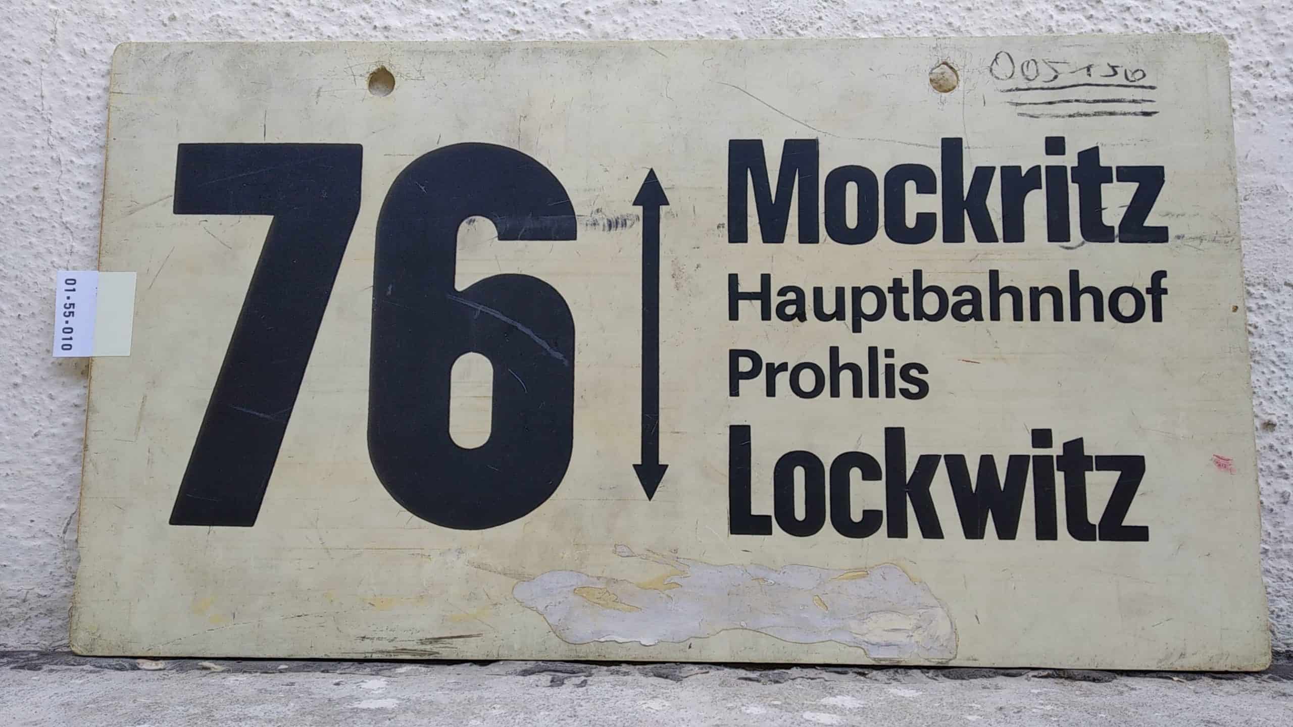 Ein seltenes Bus-Linienschild aus Dresden der Linie 76 von Mockritz nach Lockwitz #1