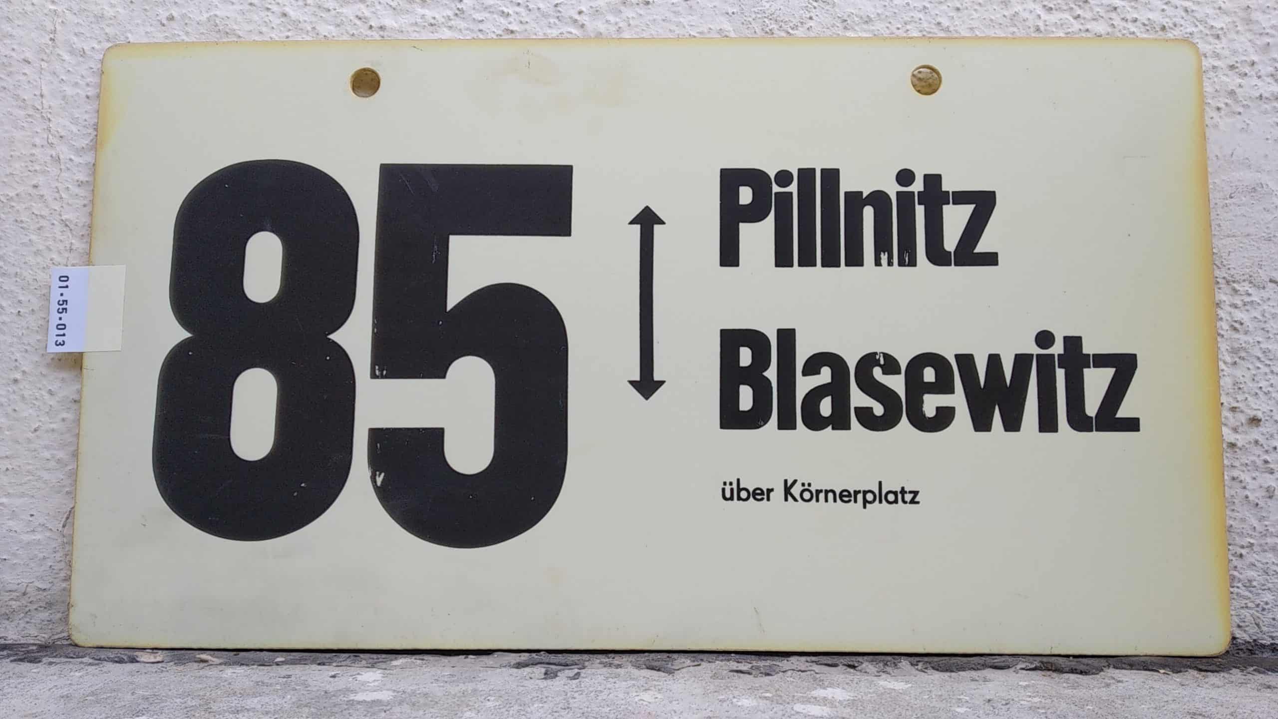 Ein seltenes Bus-Linienschild aus Dresden der Linie 85 von Pillnitz nach Blasewitz #1