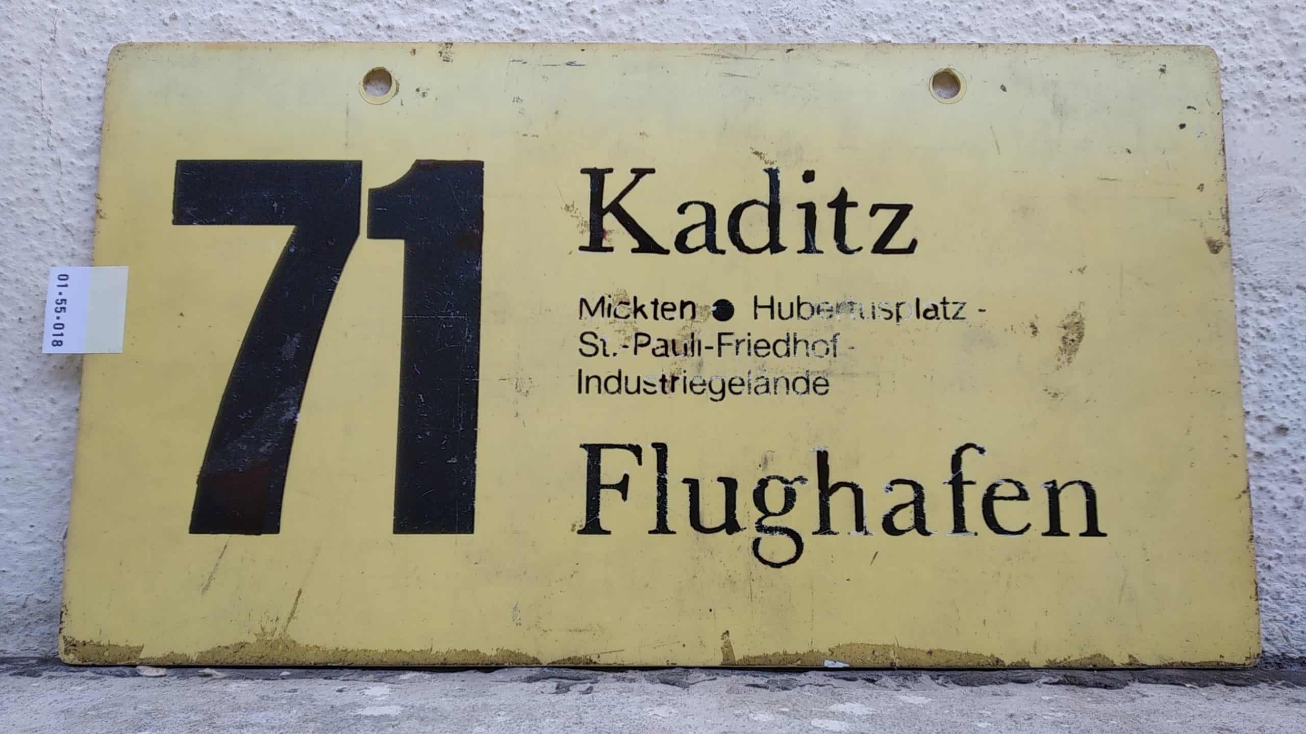 Ein seltenes Bus-Linienschild aus Dresden der Linie 71 von Kaditz nach Flughafen #1
