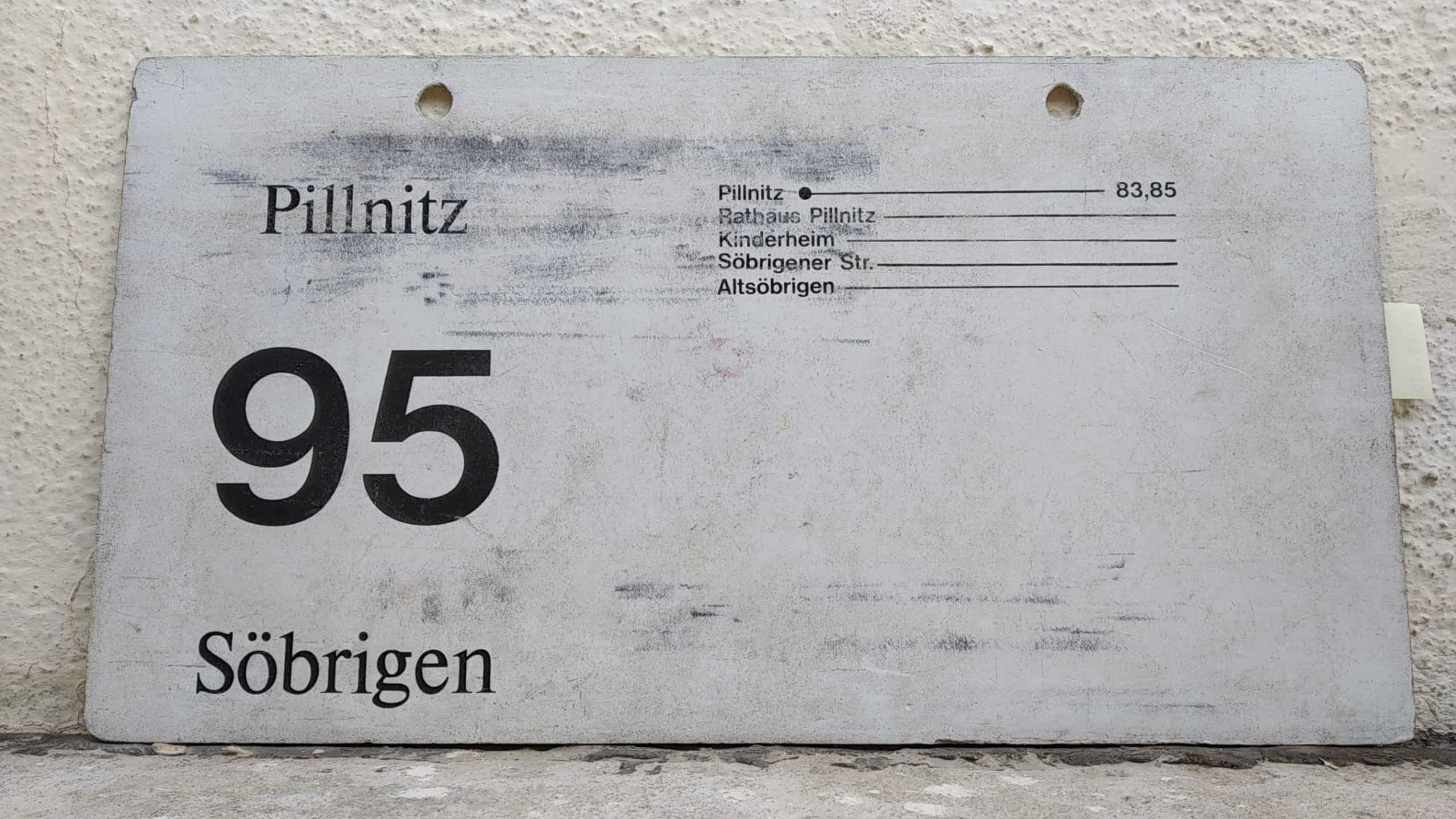 Ein seltenes Bus-Linienschild aus Dresden der Linie 95 von Pillnitz nach Söbrigen #2