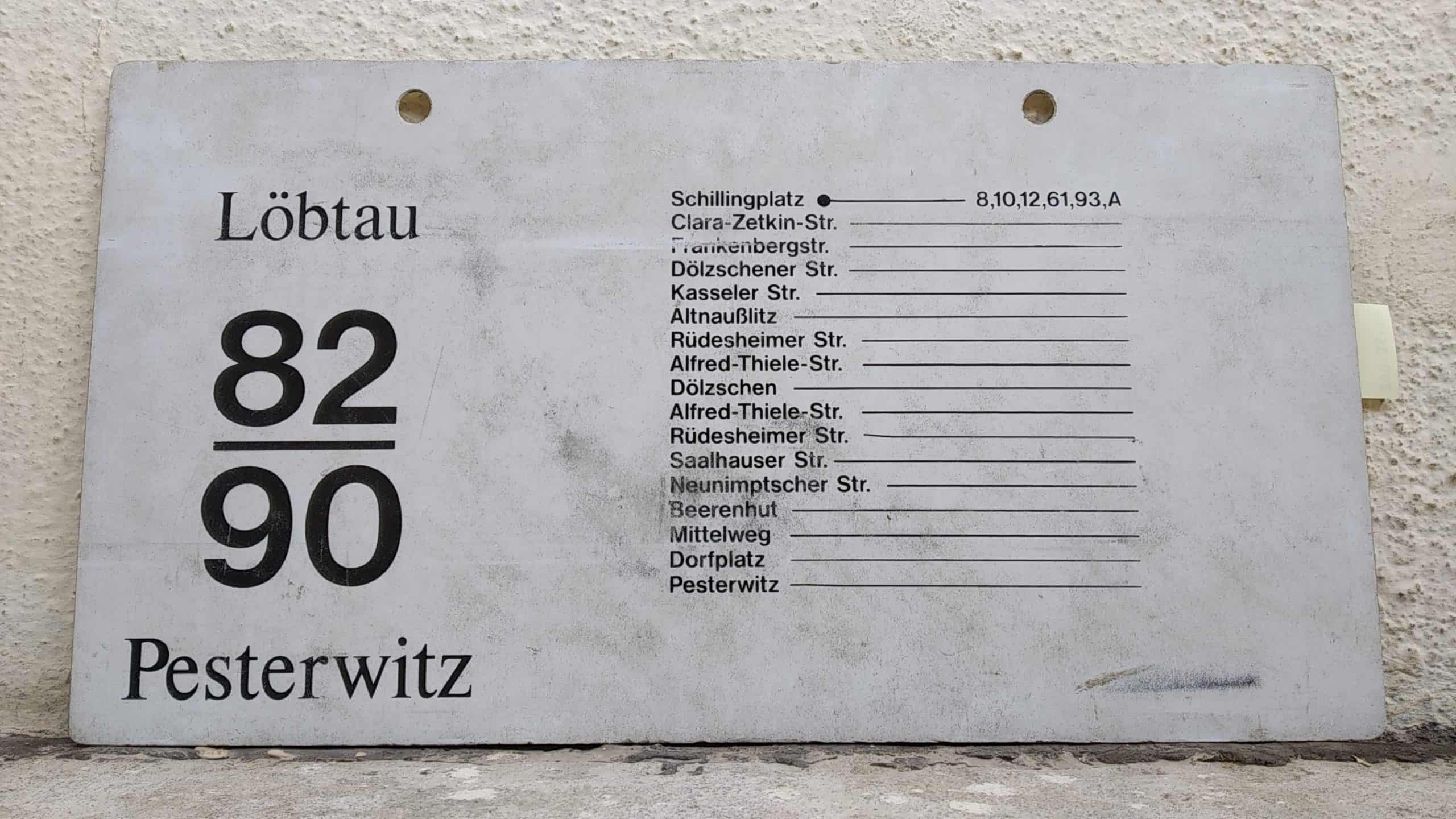 Ein seltenes Bus-Linienschild aus Dresden der Linie 82/90 von Löbtau nach Pesterwitz #2