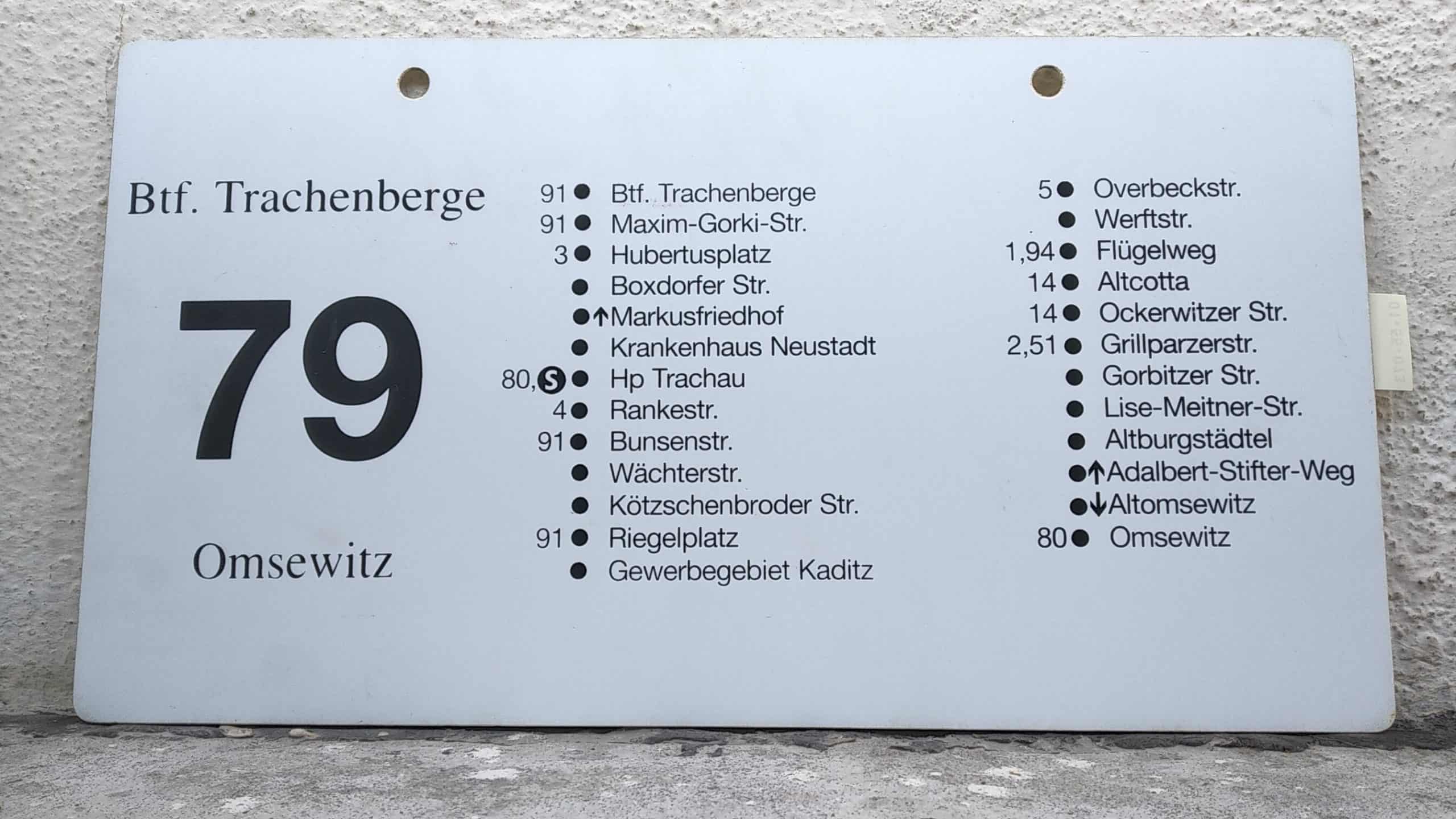Ein seltenes Bus-Linienschild aus Dresden der Linie 79 von Btf. Trachenberge nach Omsewitz #2