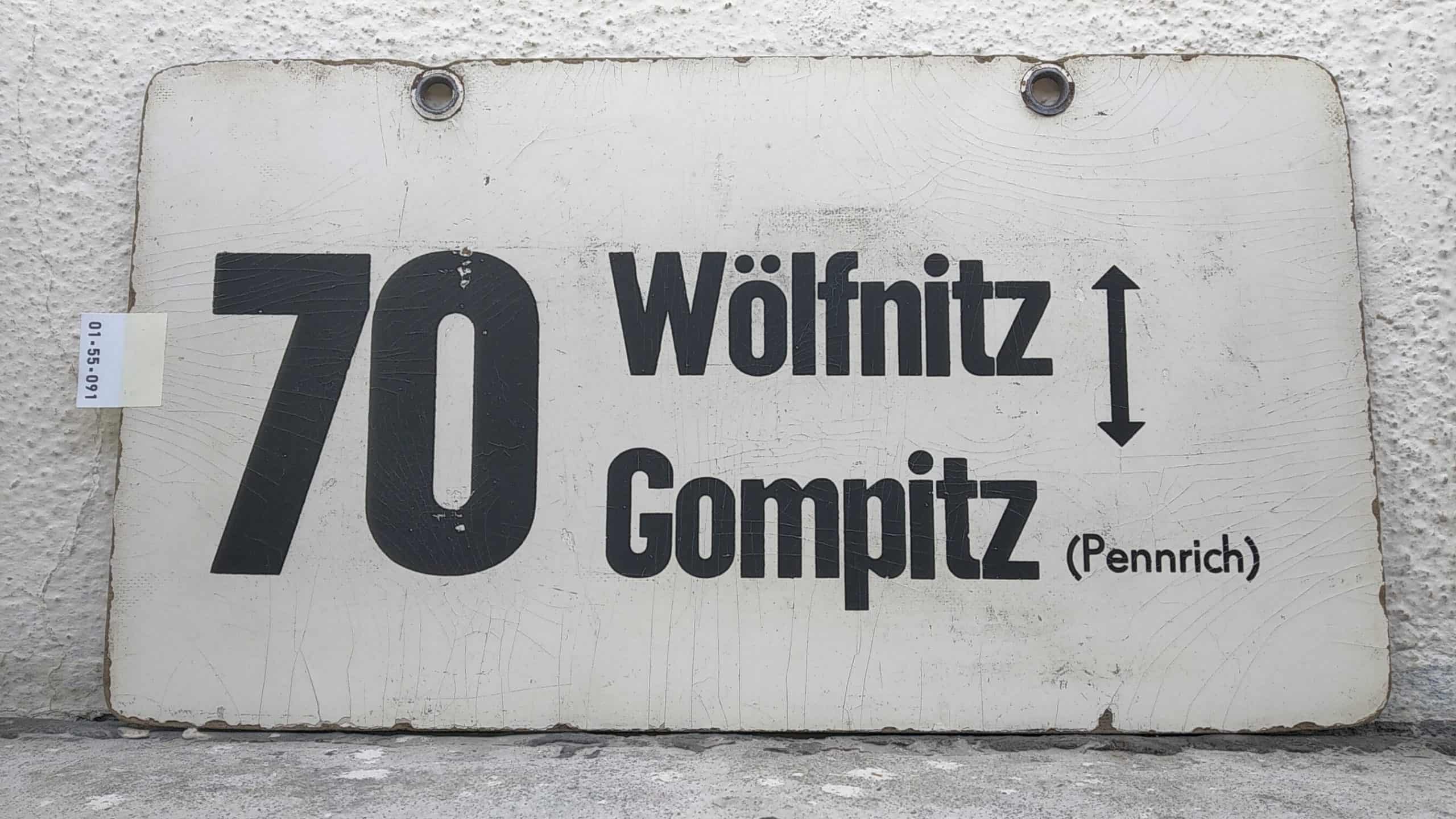 Ein seltenes Bus-Linienschild aus Dresden der Linie 70 von Wölfnitz nach Gompitz (Pennrich)