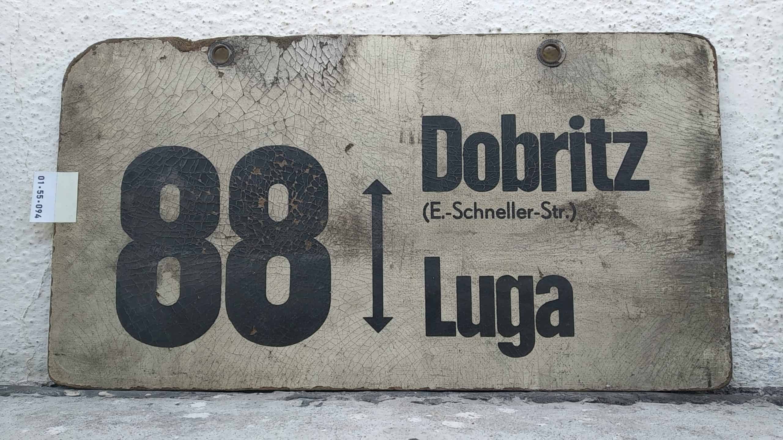 Ein seltenes Bus-Linienschild aus Dresden der Linie 88 von Dobritz (E.nachSchnellernachStr.) nach Luga
