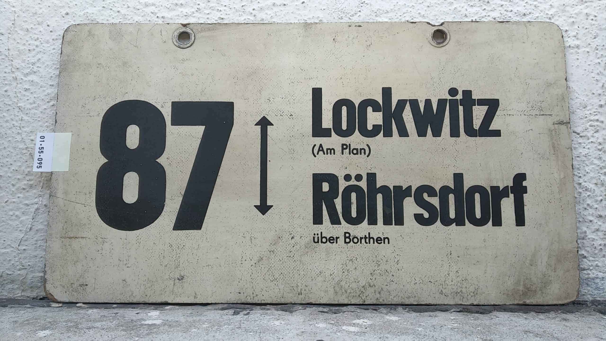 Ein seltenes Bus-Linienschild aus Dresden der Linie 87 von Lockwitz (Am Plan) nach Röhrsdorf