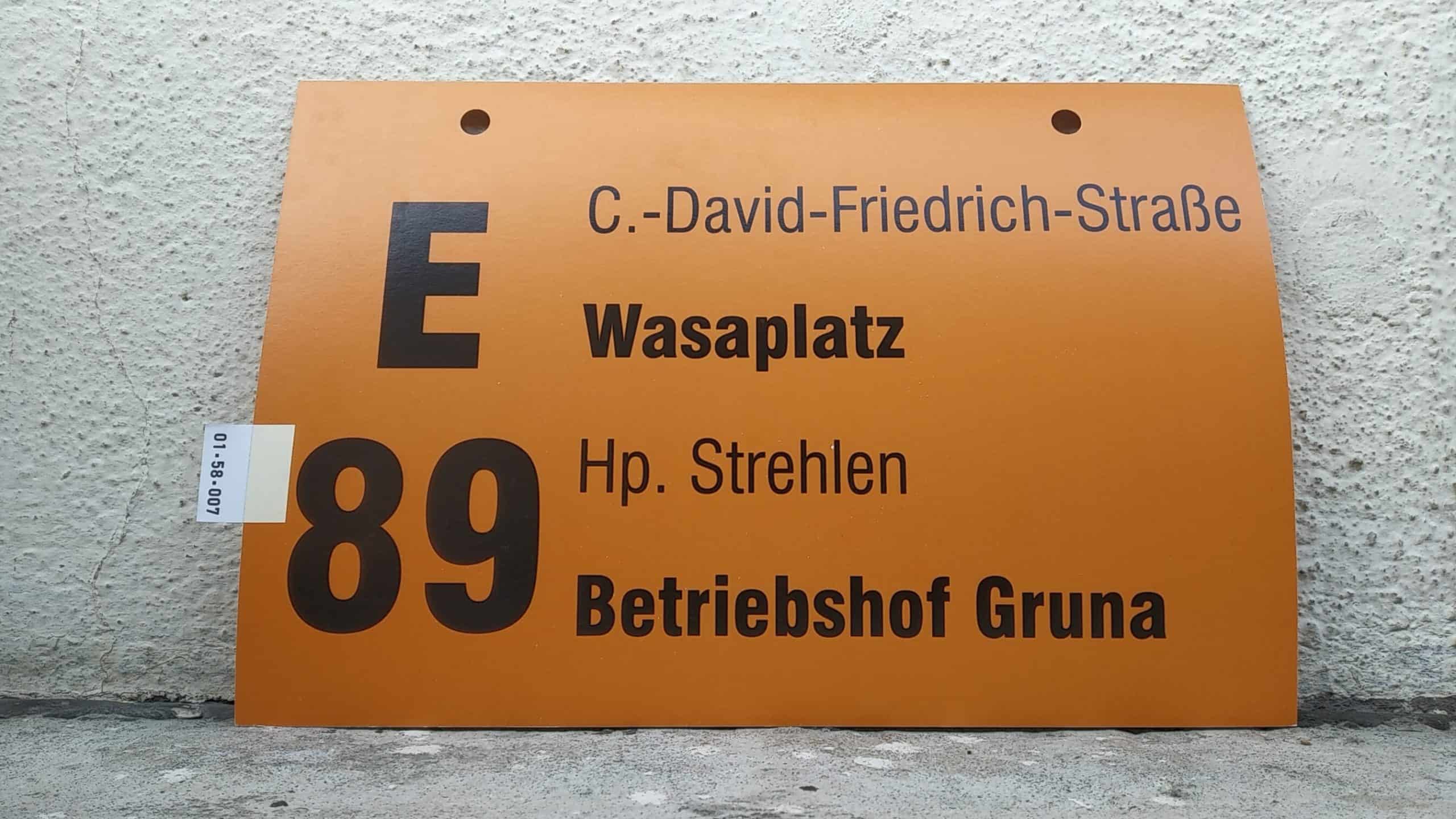 Ein seltenes Bus-Linienschild aus Dresden der Linie E 89 von Wasaplatz nach Betriebshof Gruna