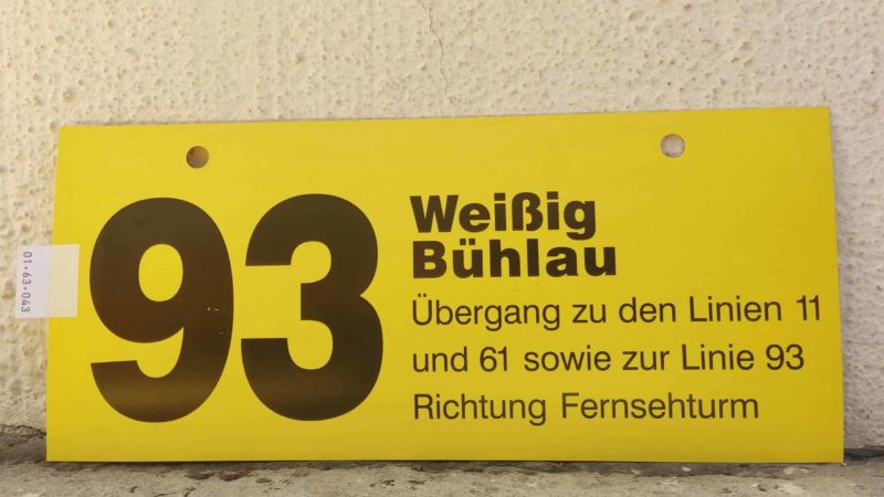 93 Weißig – Bühlau Übergang zu den Linien 11 und 61 sowie zur Linie 93 Richtung Fern­seh­turm