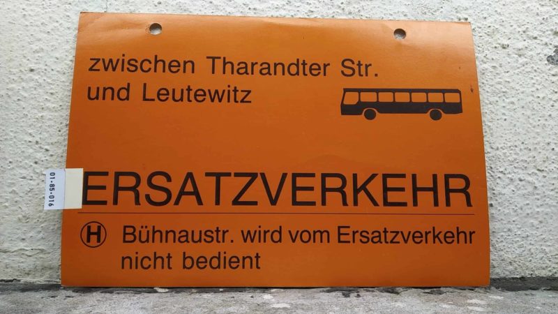 zwischen Tha­randter Str. und Leutewitz [Bus neu] ERSATZVERKEHR [Hst.] Bühnaustr. wird vom Ersatz­ver­kehr nicht bedient