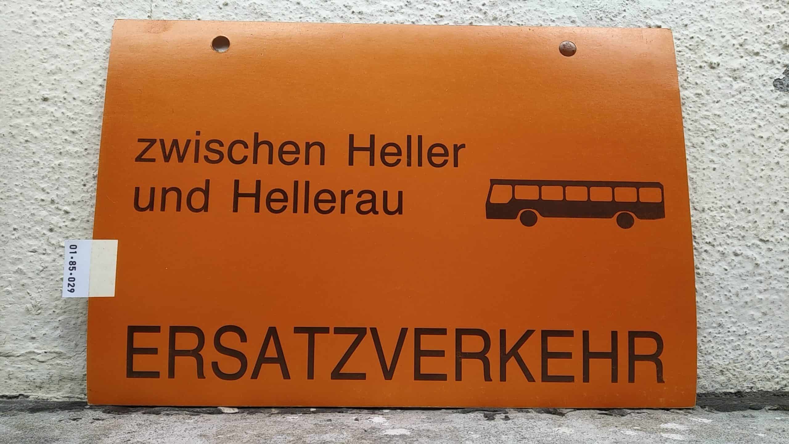 Ein seltenes Straßenbahn-Umleitungsschild aus Dresden: zwischen Heller und Hellerau [Bus neu] ERSATZVERKEHR