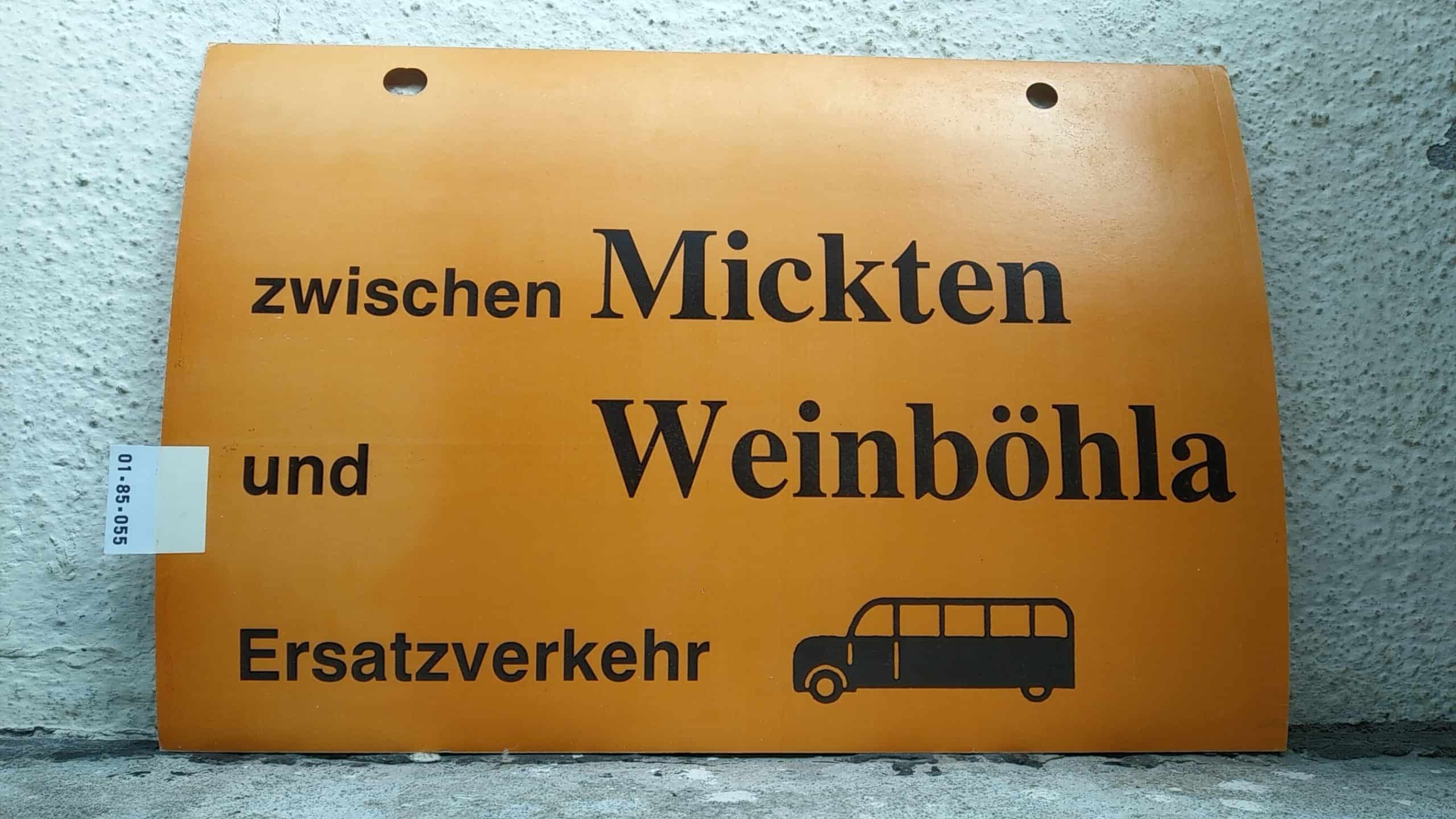 Ein seltenes Straßenbahn-Umleitungsschild aus Dresden: zwischen Mickten und Weinböhla Ersatzverkehr [Bus alt]