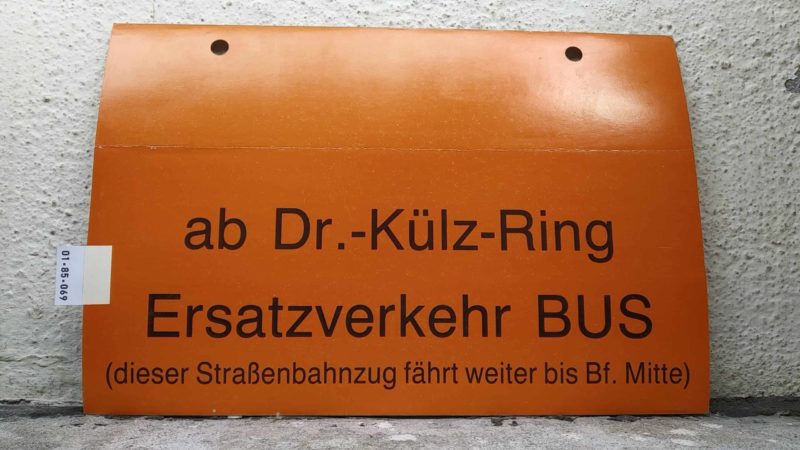 ab Dr.-Külz-Ring  Ersatz­ver­kehr BUS (dieser Stra­ßen­bahnzug fährt weiter bis Bf. Mitte)