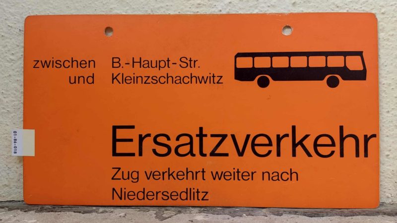 zwischen B.-Haupt-Str. und Klein­zschach­witz [Bus neu] Ersatz­ver­kehr Zug verkehrt weiter nach Nie­der­sedlitz