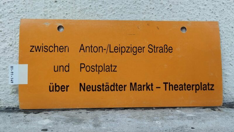 zwischen Anton-/Leip­ziger Straße und Postplatz über Neu­städter Markt – Thea­ter­platz