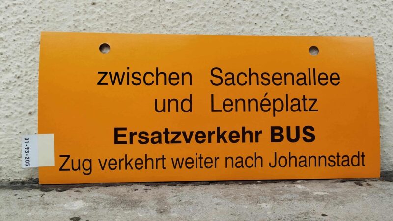 zwischen Sach­sen­allee und Len­né­platz Ersatz­ver­kehr BUS Zug verkehrt weiter nach Johann­stadt
