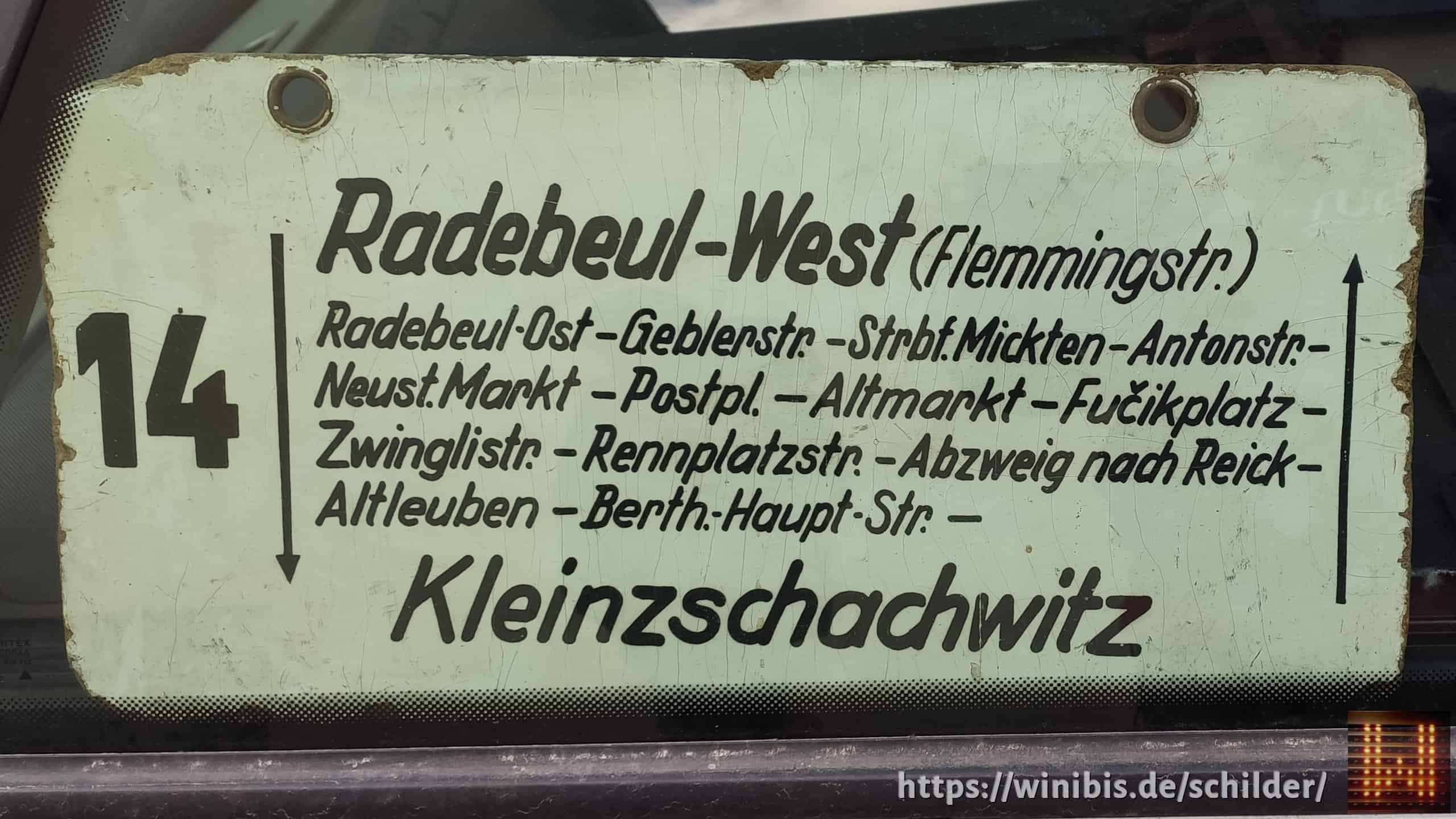 Ein seltenes Straßenbahn-Linienschild aus Dresden der Linie 14 von RadebeulnachWest Flemmingstr. nach Kleinzschachwitz