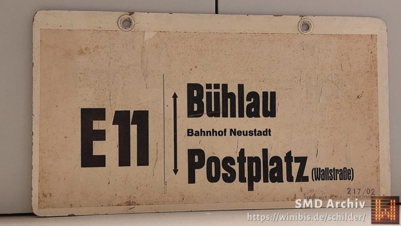 E 11 Bühlau – Postplatz (Wall­straße)