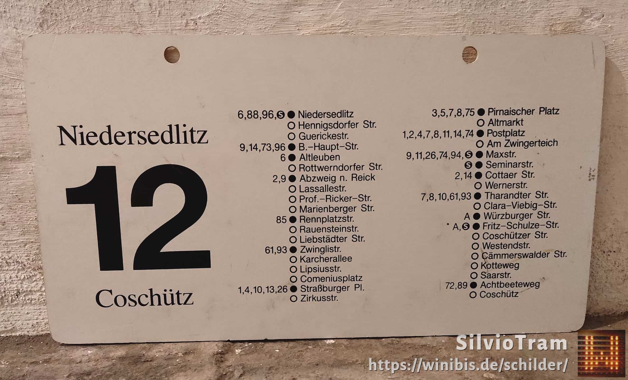Ein seltenes Straßenbahn-Linienschild aus Dresden der Linie 12 von Niedersedlitz nach Coschütz #4