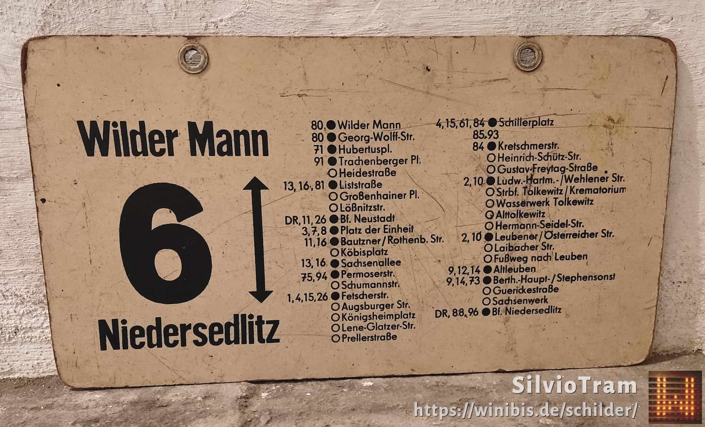 Ein seltenes Straßenbahn-Linienschild aus Dresden der Linie 6 von Wilder Mann nach Niedersedlitz #4